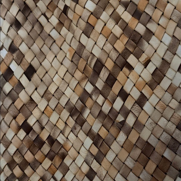 Elegant Woven Brown Leather Satchel - Picture 5 of 5